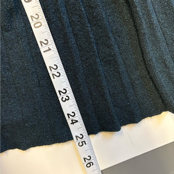 H&M pleated sparkle green stretchy elastic waist pull on knee length skirt XS - Picture 7 of 7